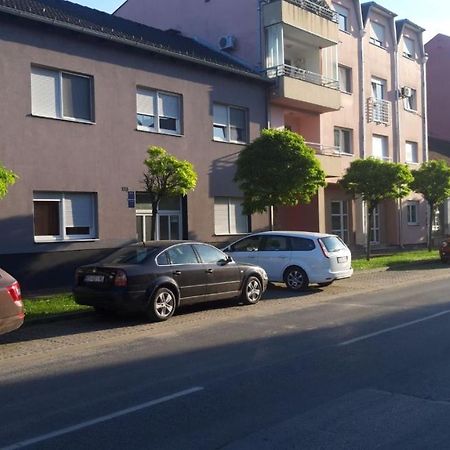 Apartment Eurho Osijek Bagian luar foto