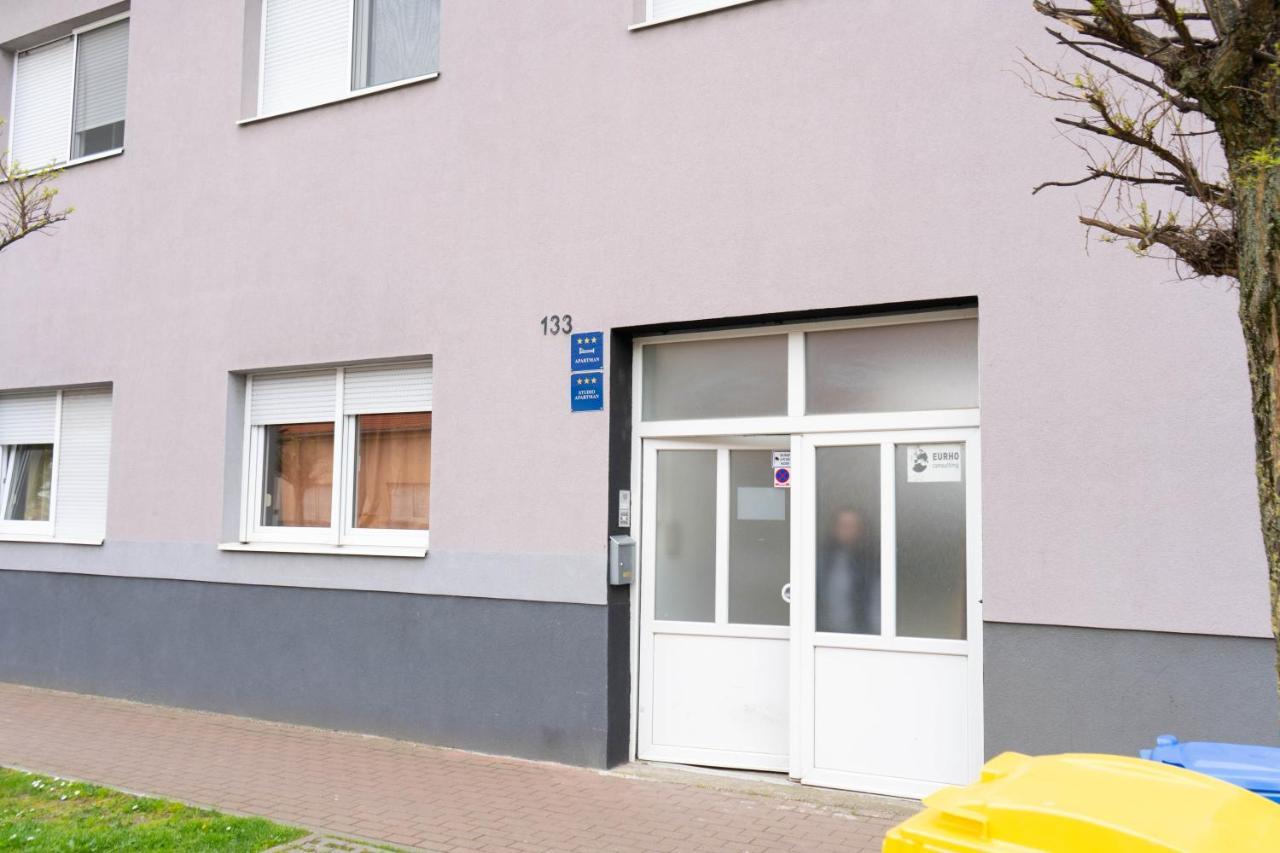 Apartment Eurho Osijek Bagian luar foto