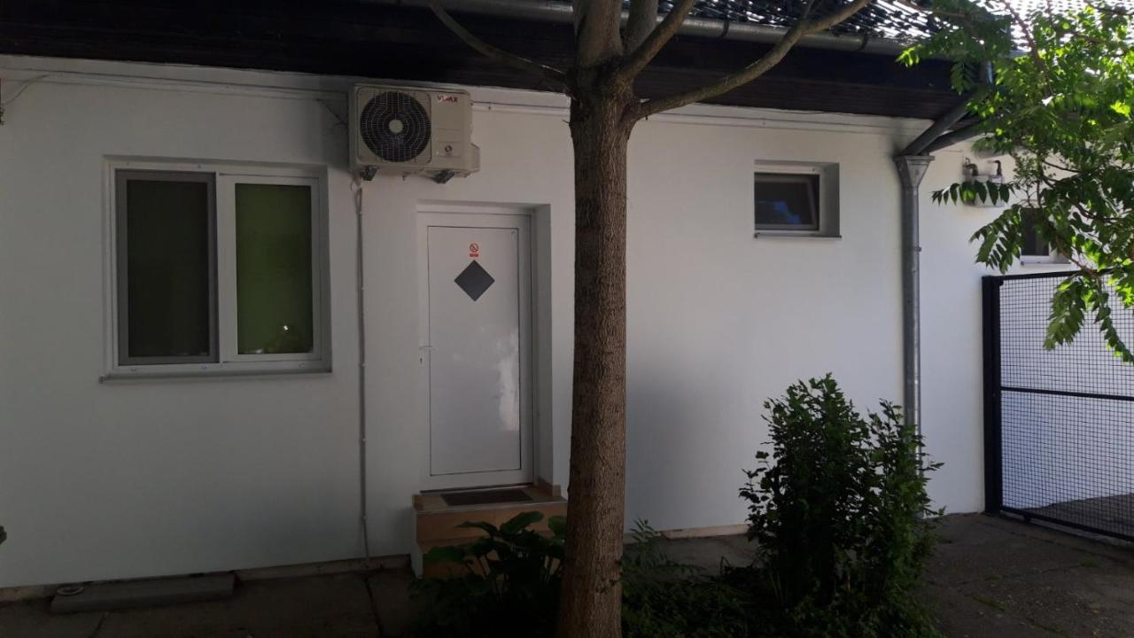 Apartment Eurho Osijek Bagian luar foto